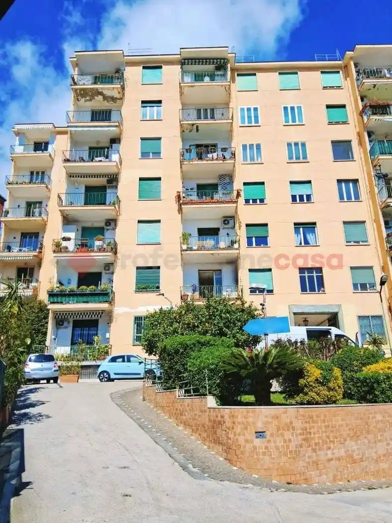 Appartamento in affitto a Napoli