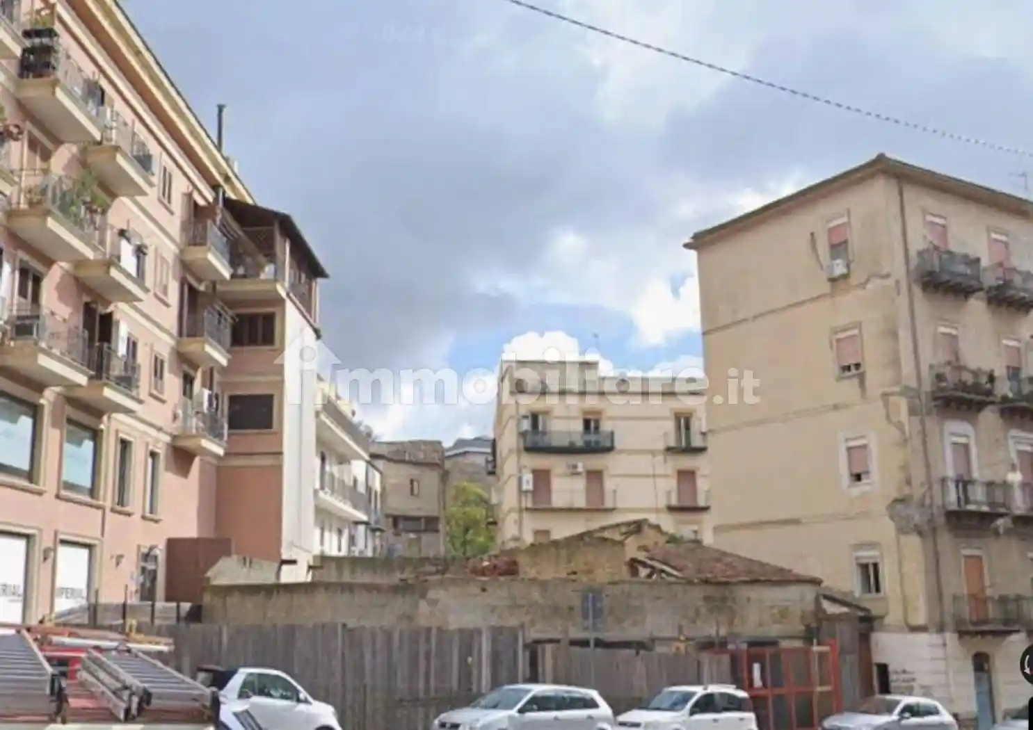 Palazzo - Edificio in vendita a Caltanissetta