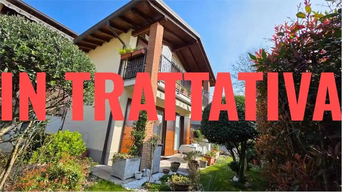 Villetta a schiera in vendita a Travedona-Monate