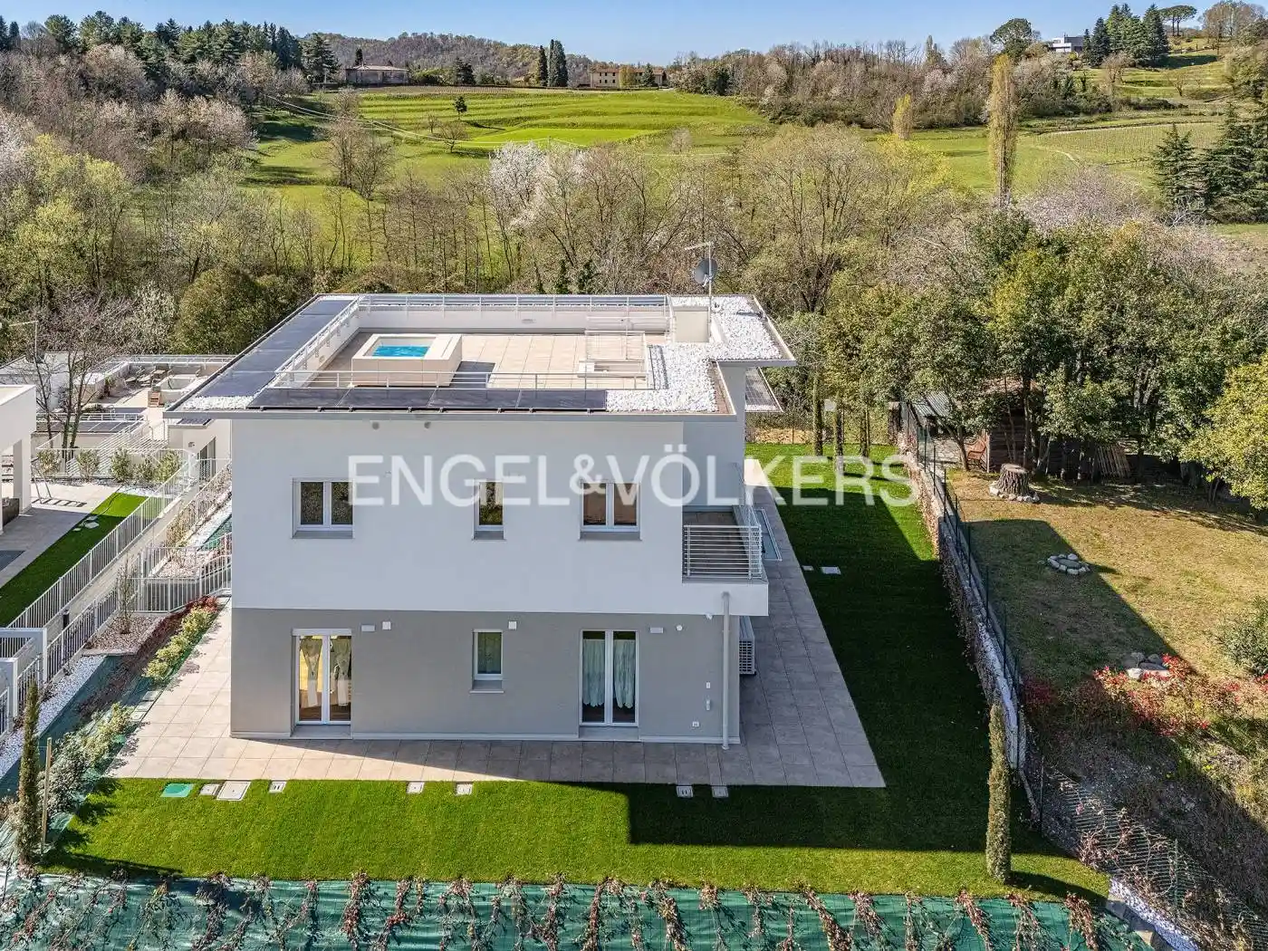 Villa in vendita a La Valletta Brianza