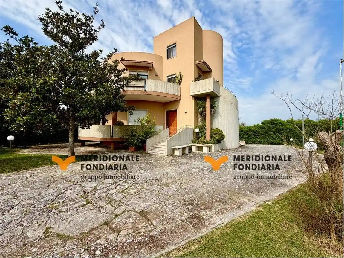 Villa in vendita a Lequile