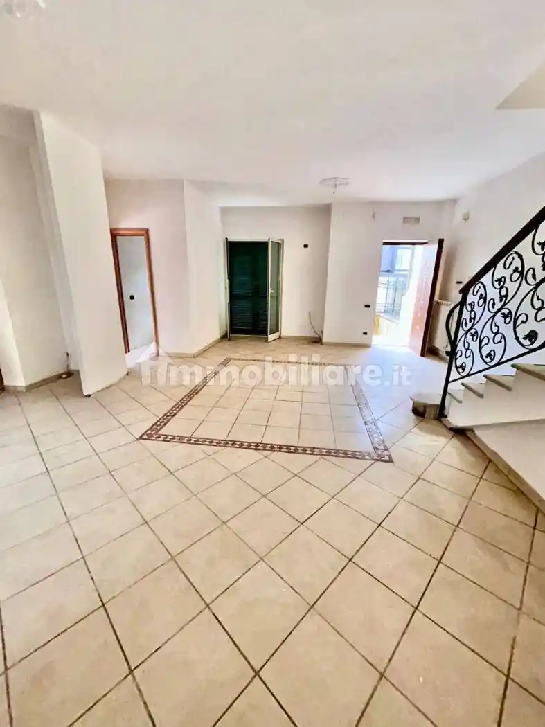 Villa in affitto a Cesa