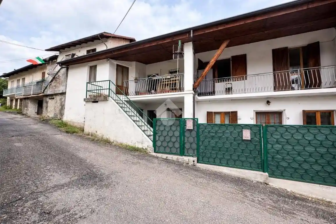 Casa indipendente in vendita a Val della Torre