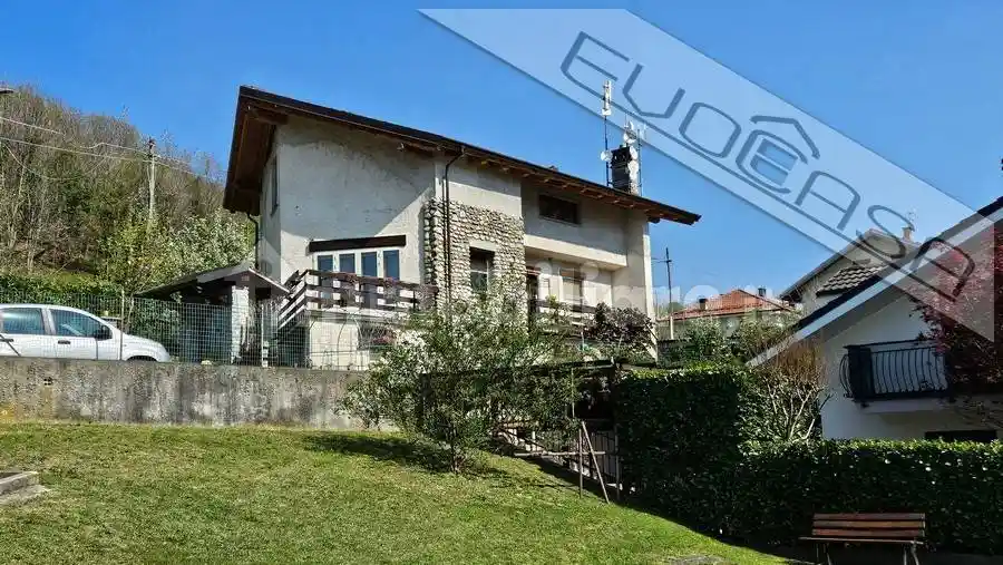 Villa in vendita a Pinasca