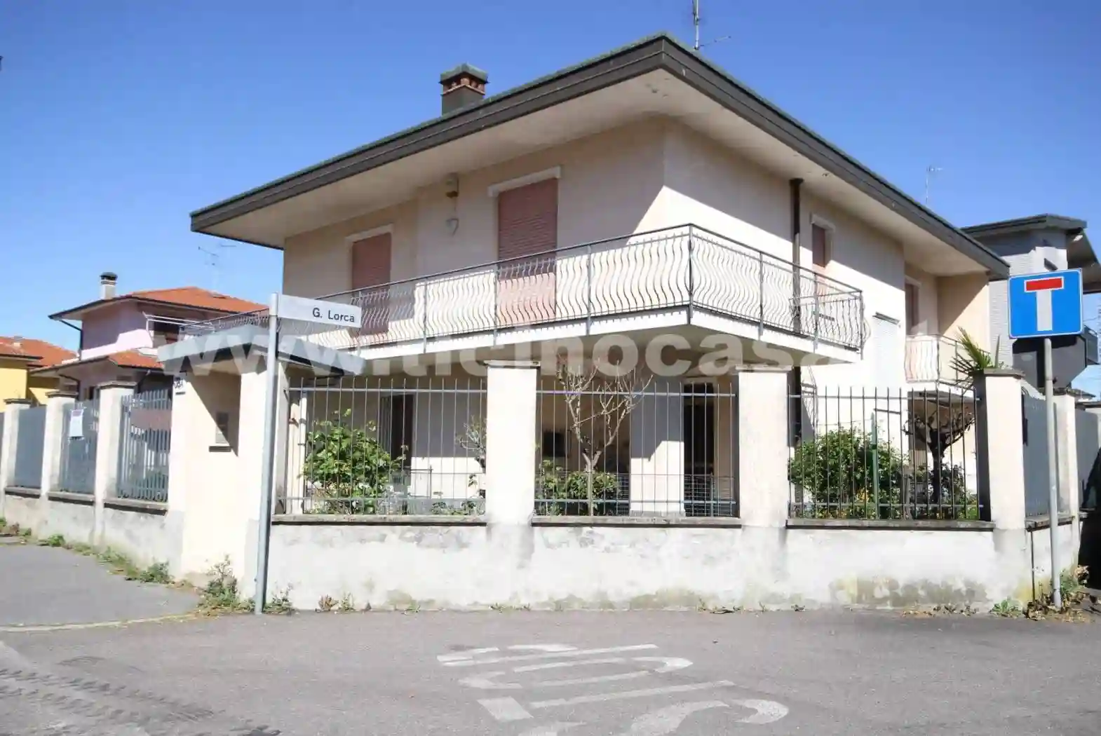 Villa - foto 2