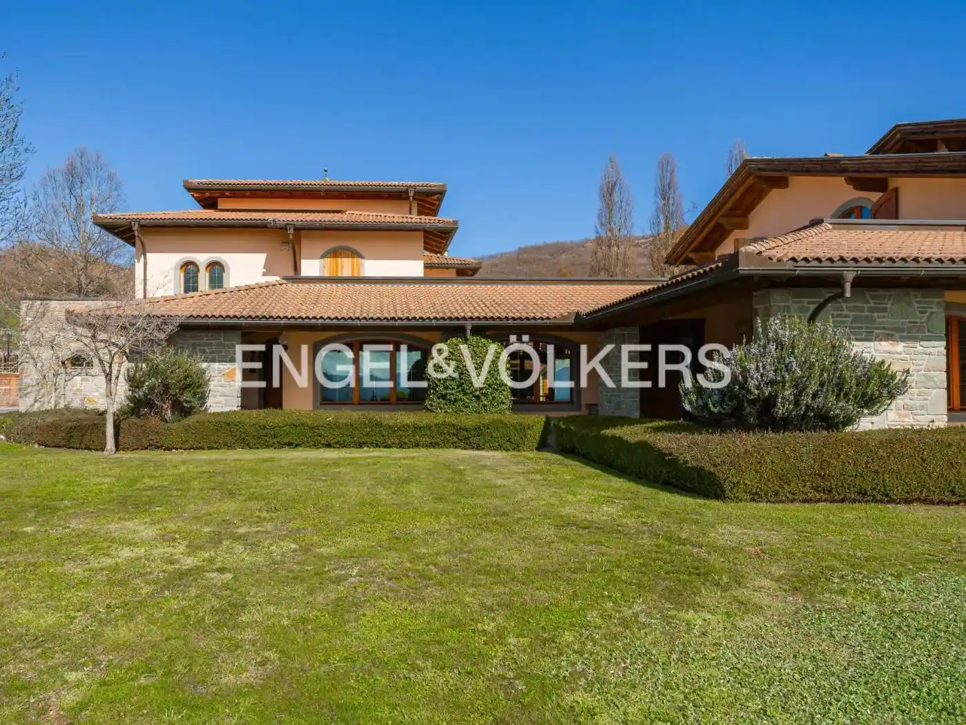 Villa in vendita a Lizzano in Belvedere