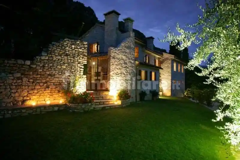 Rustico - Casale in vendita a Vittorio Veneto