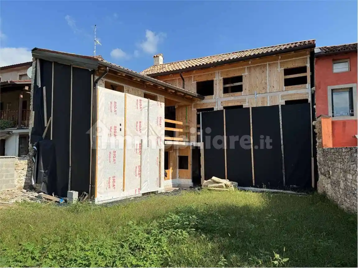 Casa indipendente in vendita a Vittorio Veneto