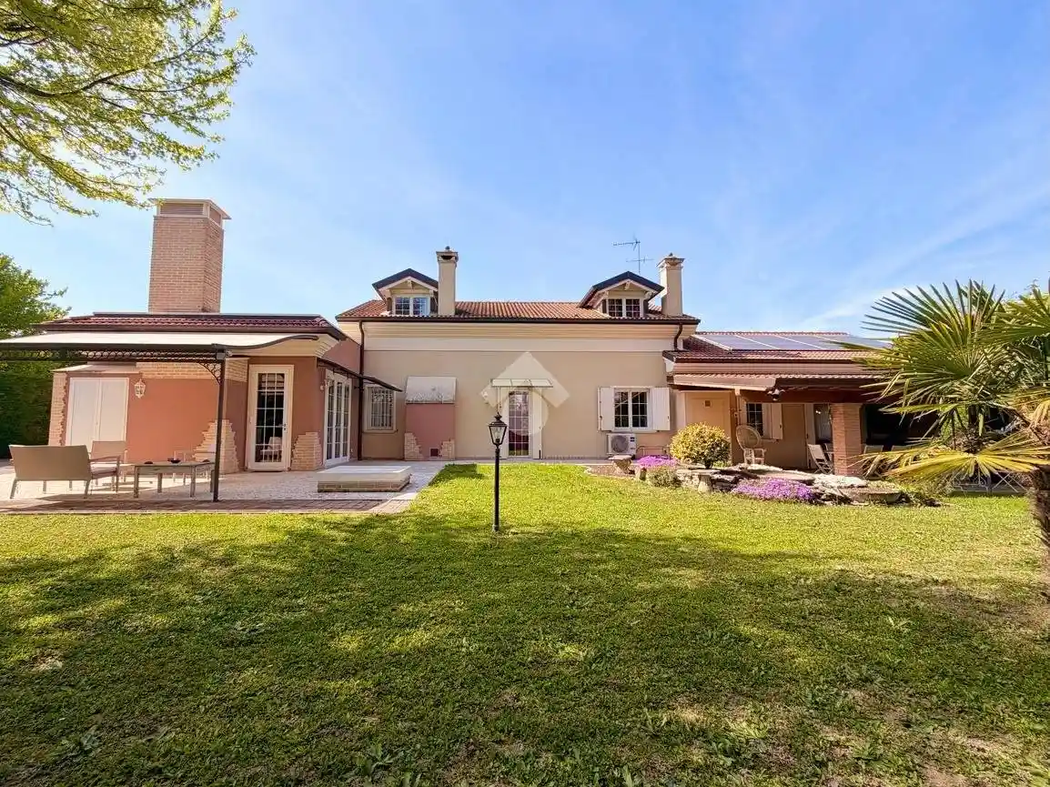 Villa in vendita a Selvazzano Dentro