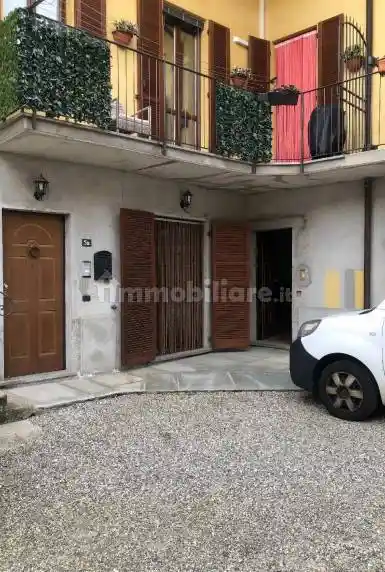 Palazzo - Stabile in vendita a Crosio della Valle