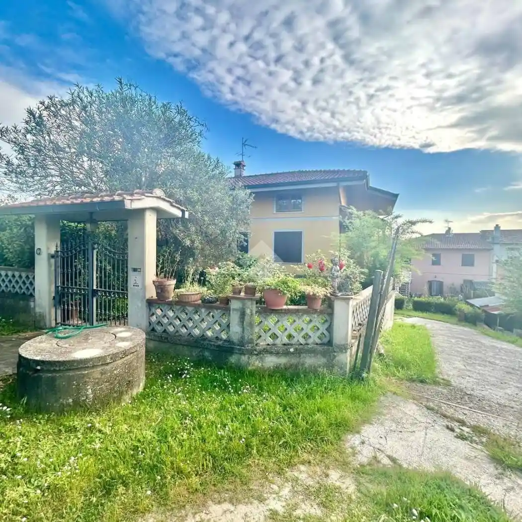 Villa in vendita a Lamporecchio