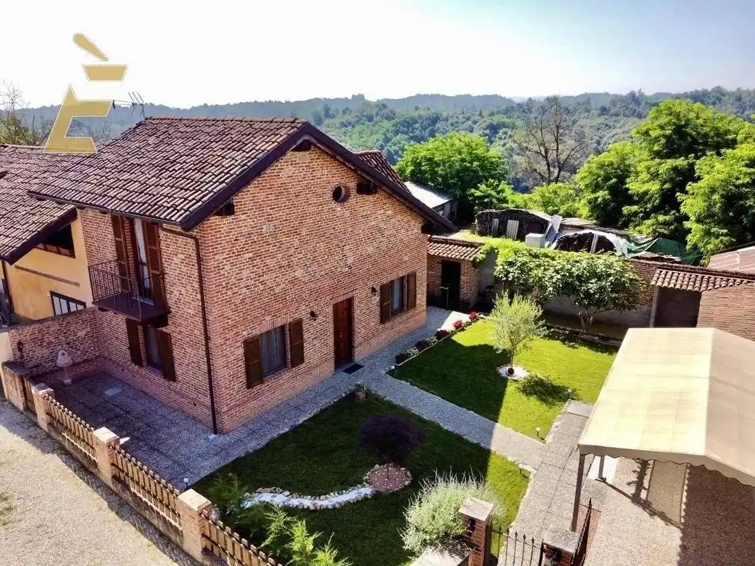 Rustico - Casale in vendita a Ferrere