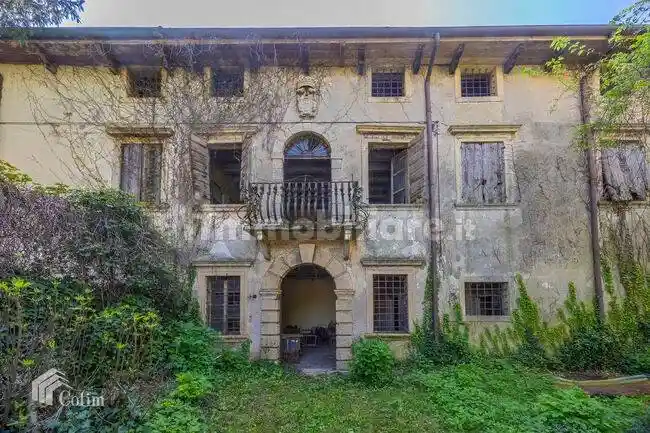 Villa in vendita a Colognola Ai Colli