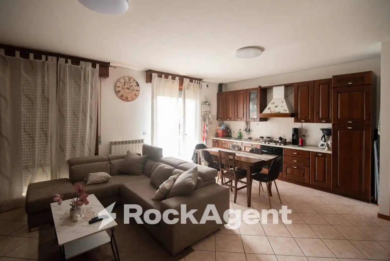 Appartamento in vendita a Montecalvo in Foglia