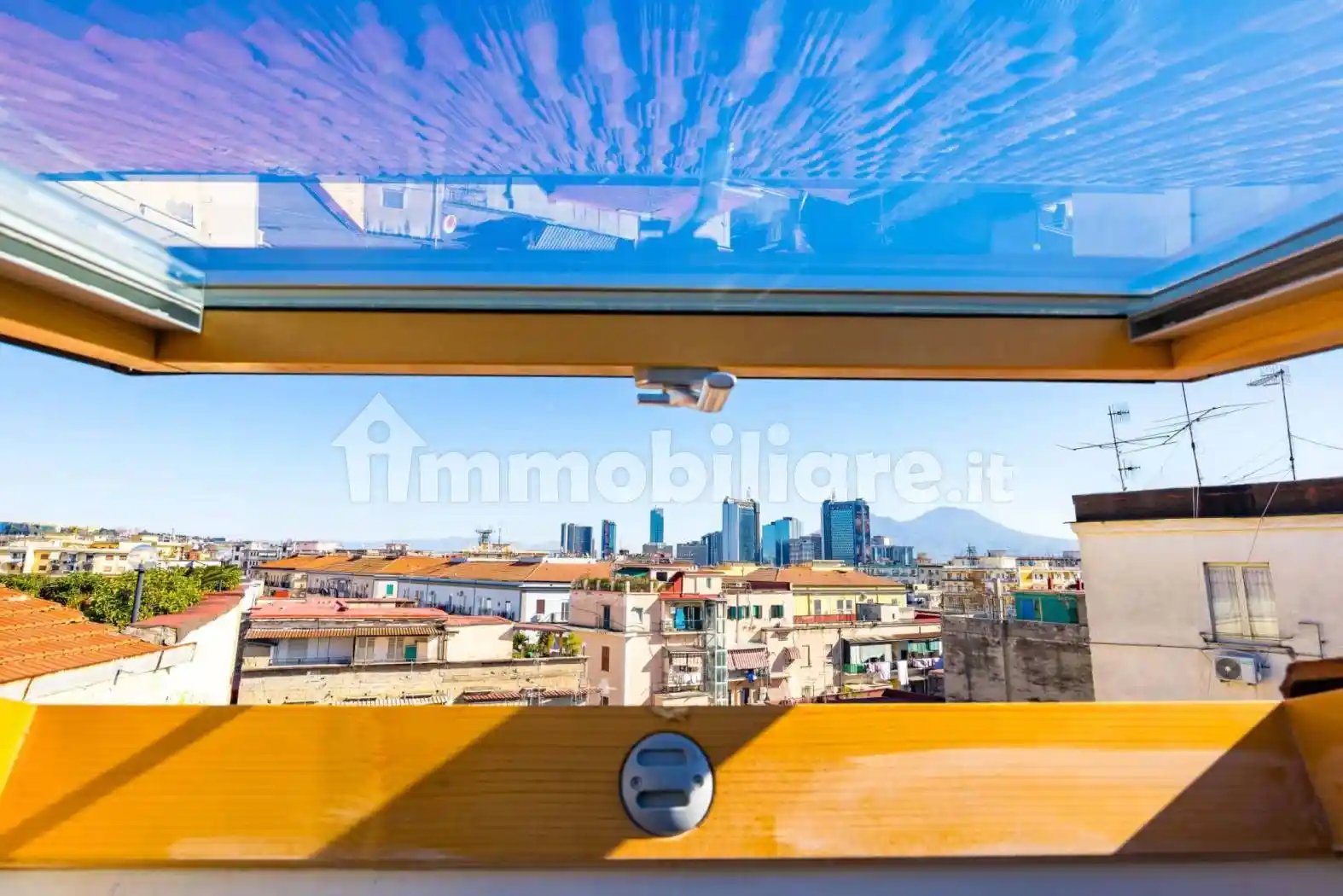 Appartamento in affitto a Napoli