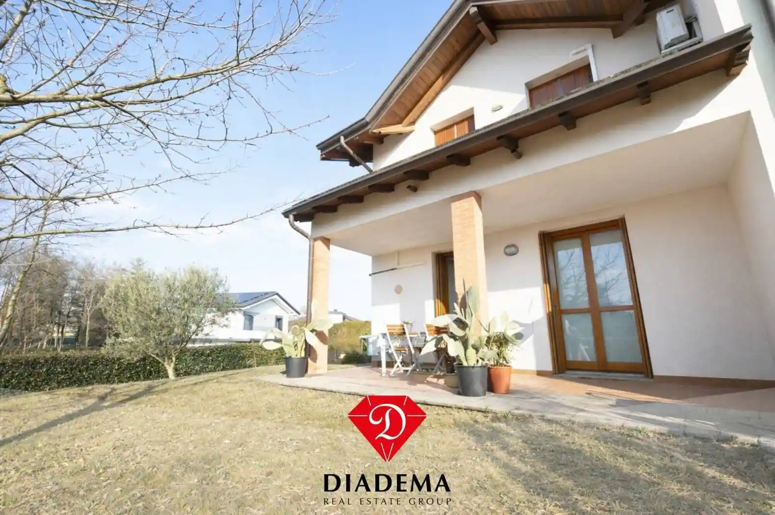 Villa in vendita a Besnate