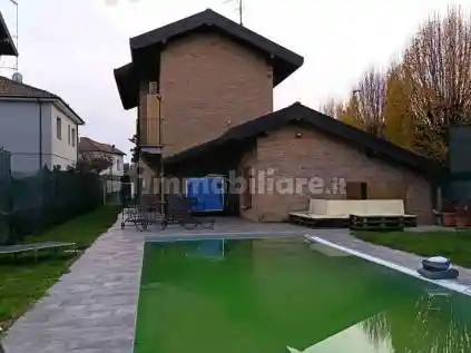 Villa in vendita a Vergiate