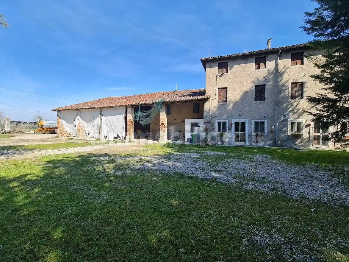 Rustico - Casale in vendita a Nogarole Rocca