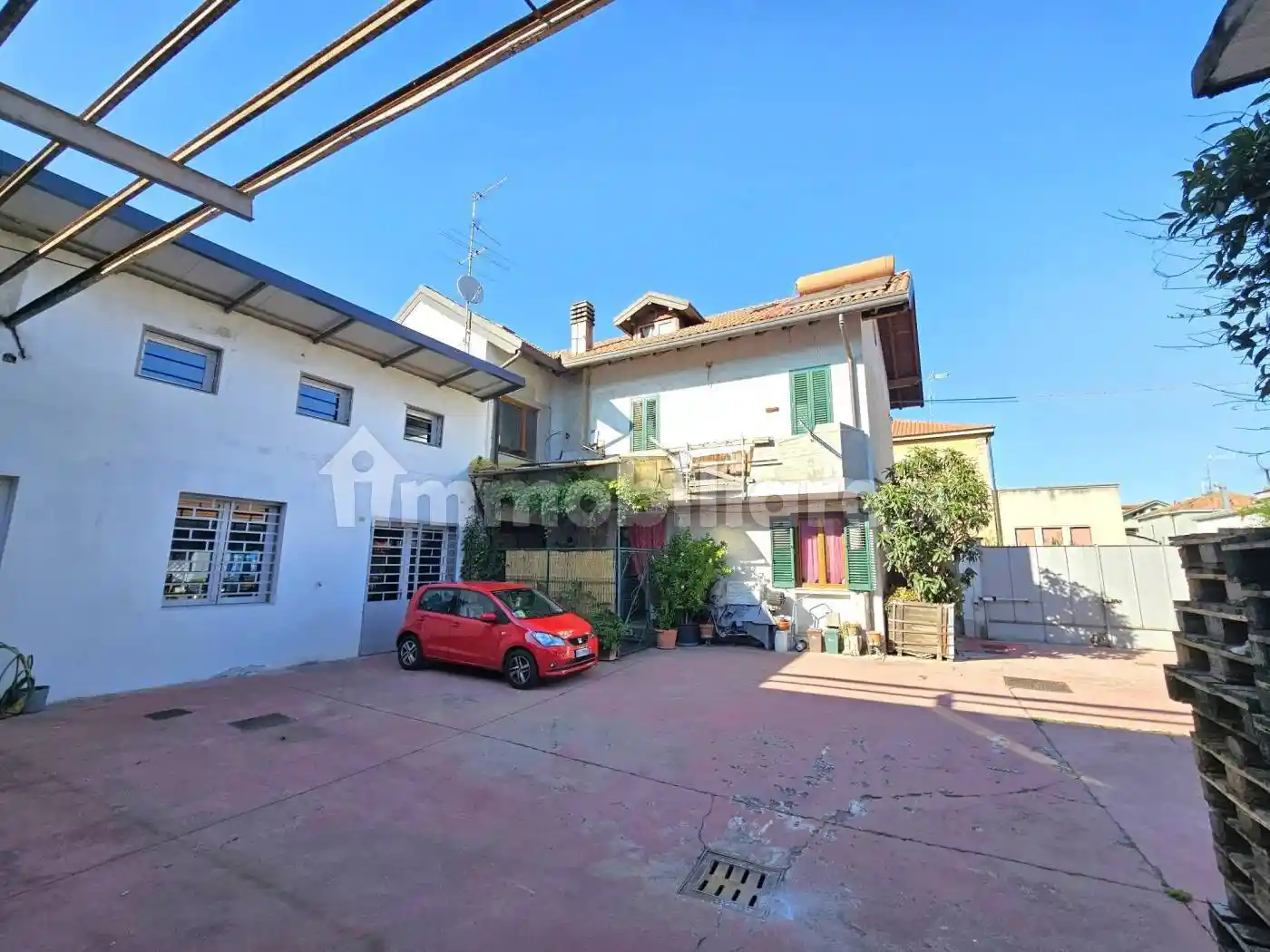 Casa indipendente in vendita a San Giorgio Su Legnano