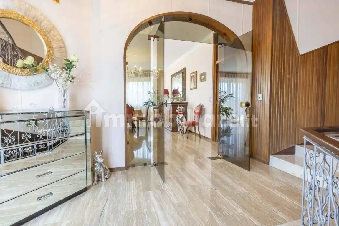 Villa in vendita a Arona