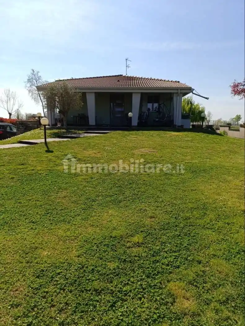 Villa in vendita a Torre Pallavicina