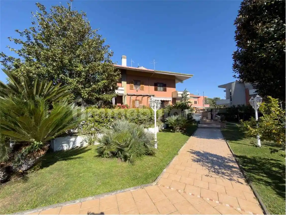 Villa in vendita a Roma