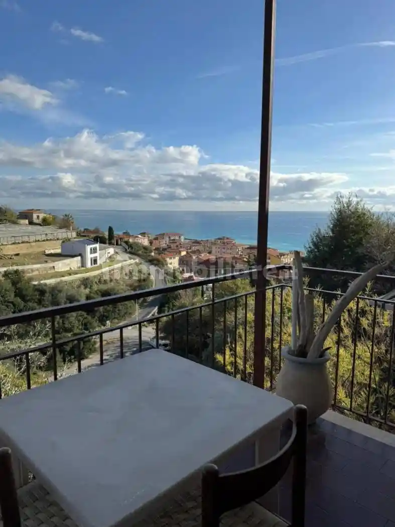 Appartamento in vendita a Riva Ligure