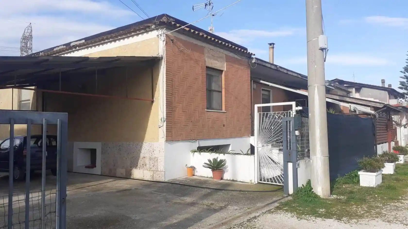 Casa indipendente in vendita a Latina
