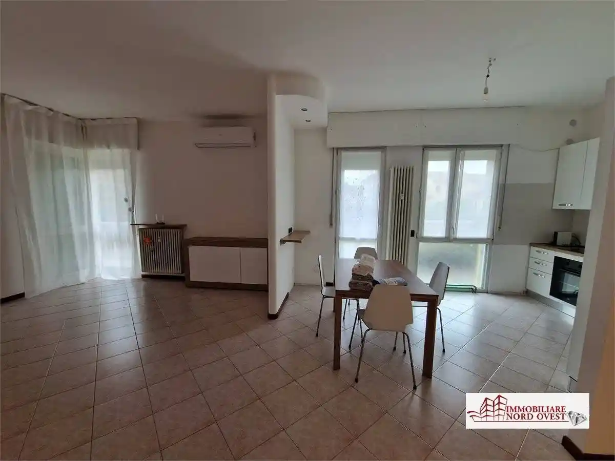 Appartamento in affitto a Bareggio