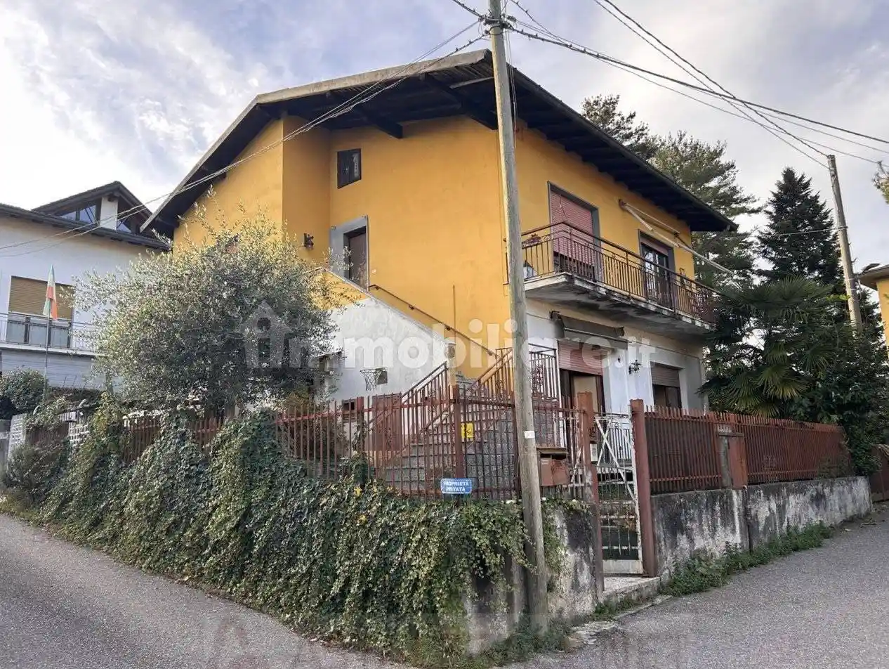 Villa in vendita a Arsago Seprio