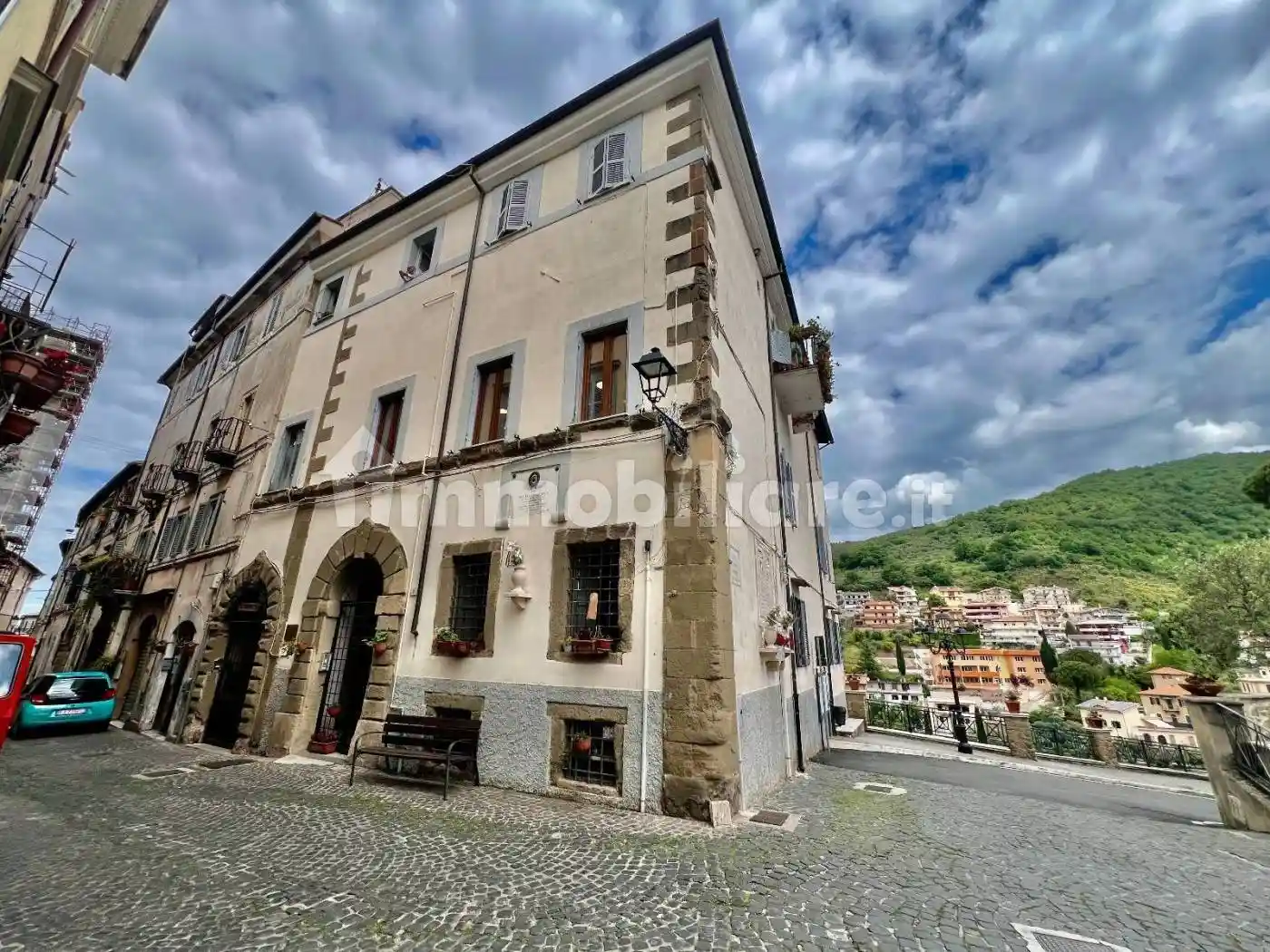 Appartamento in vendita a Poli