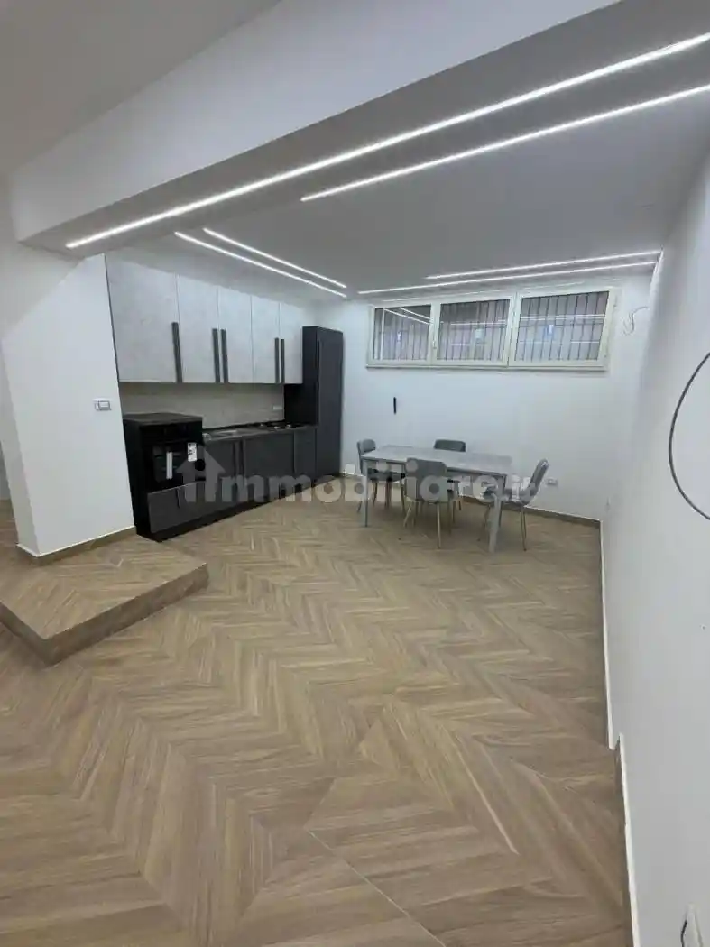 Appartamento in affitto a Napoli