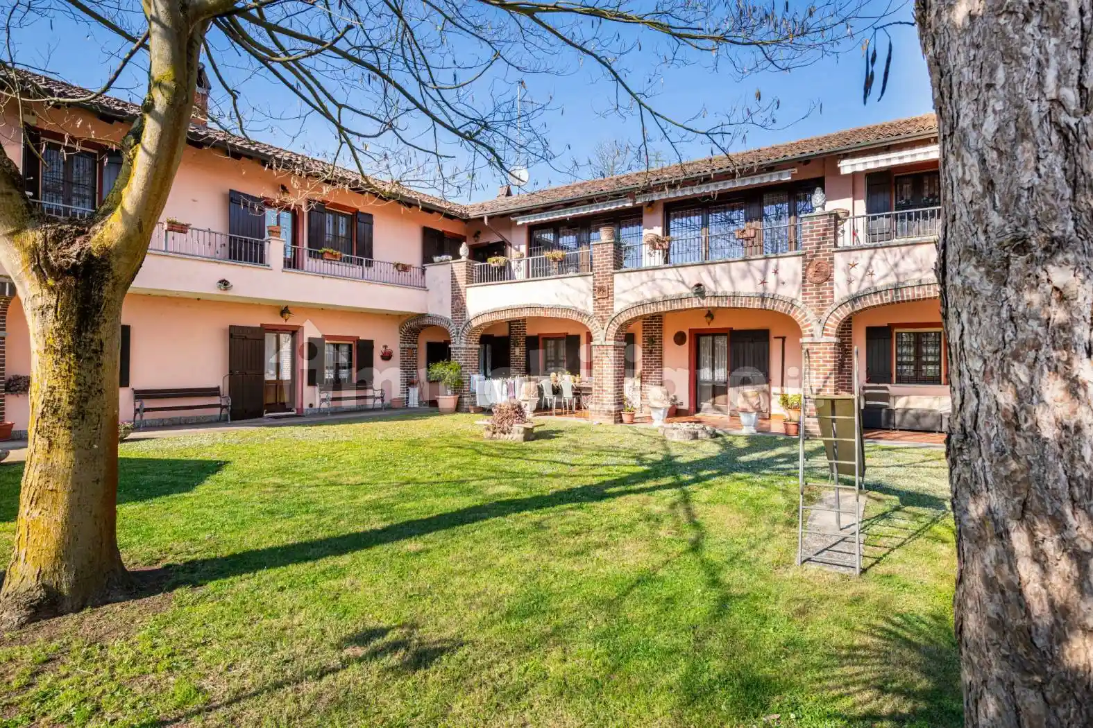 Villa in vendita a Robecchetto con Induno