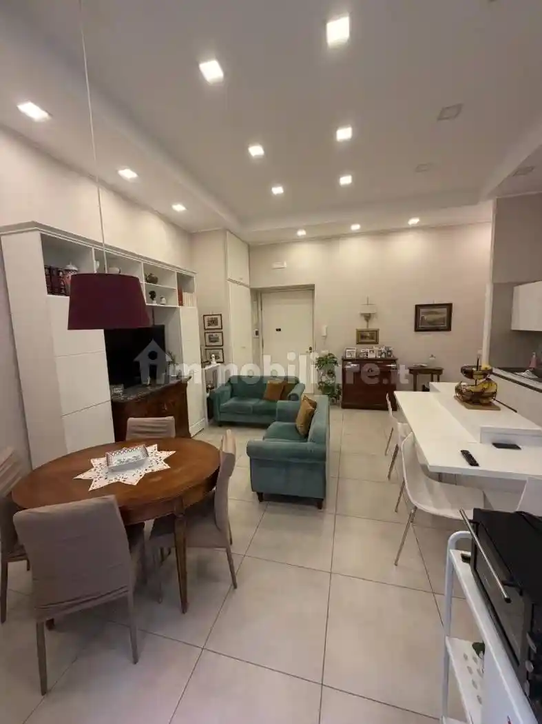 Appartamento in affitto a Napoli