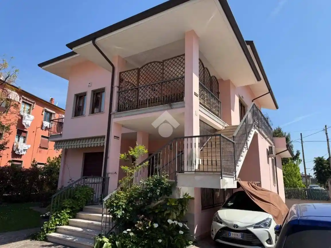 Appartamento in affitto a Bussolengo