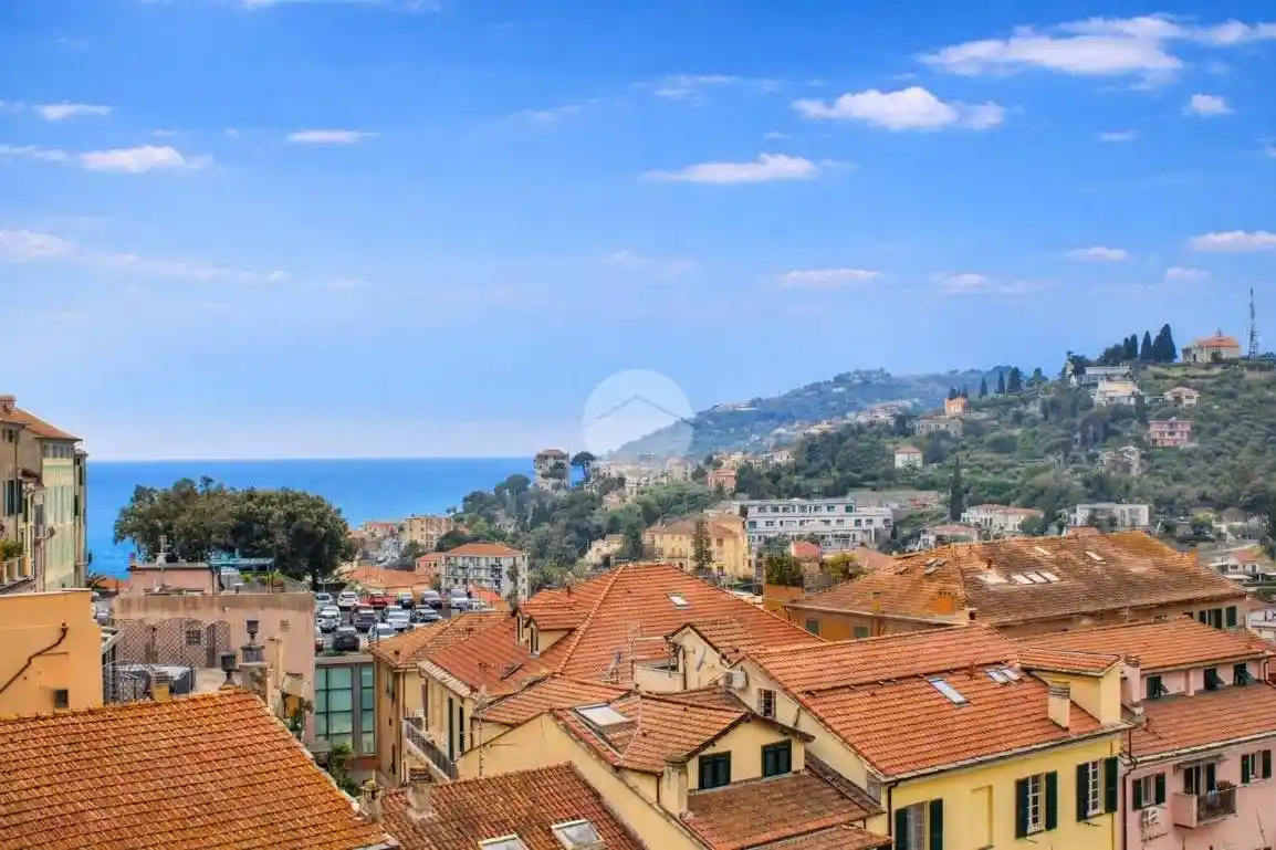 Appartamento in vendita a Imperia