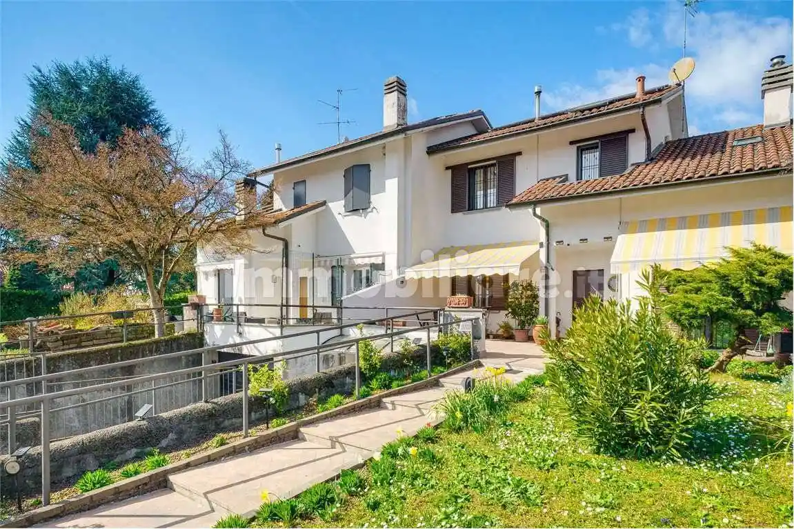 Villetta a schiera in vendita a Usmate Velate