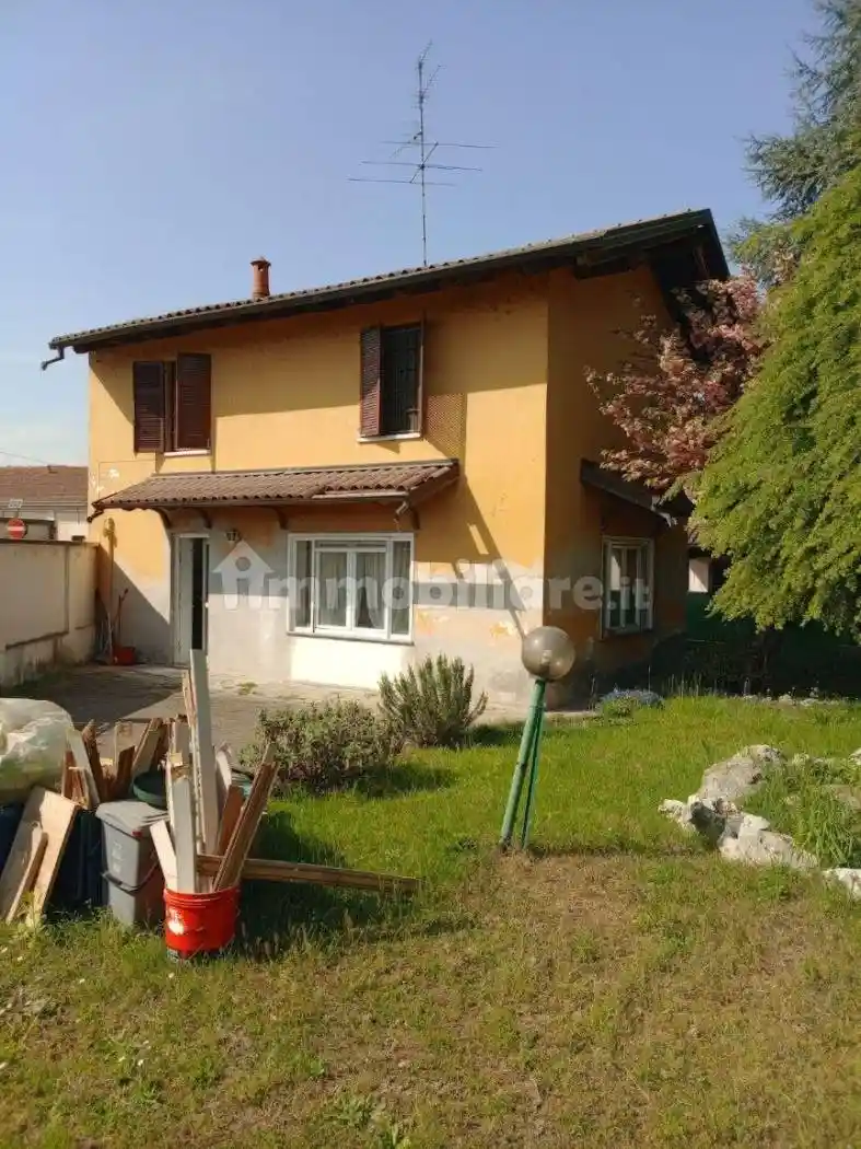 Villa in vendita a Buronzo