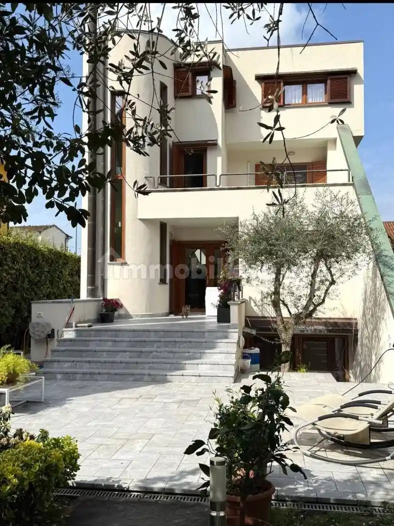 Villa in vendita a Massarosa