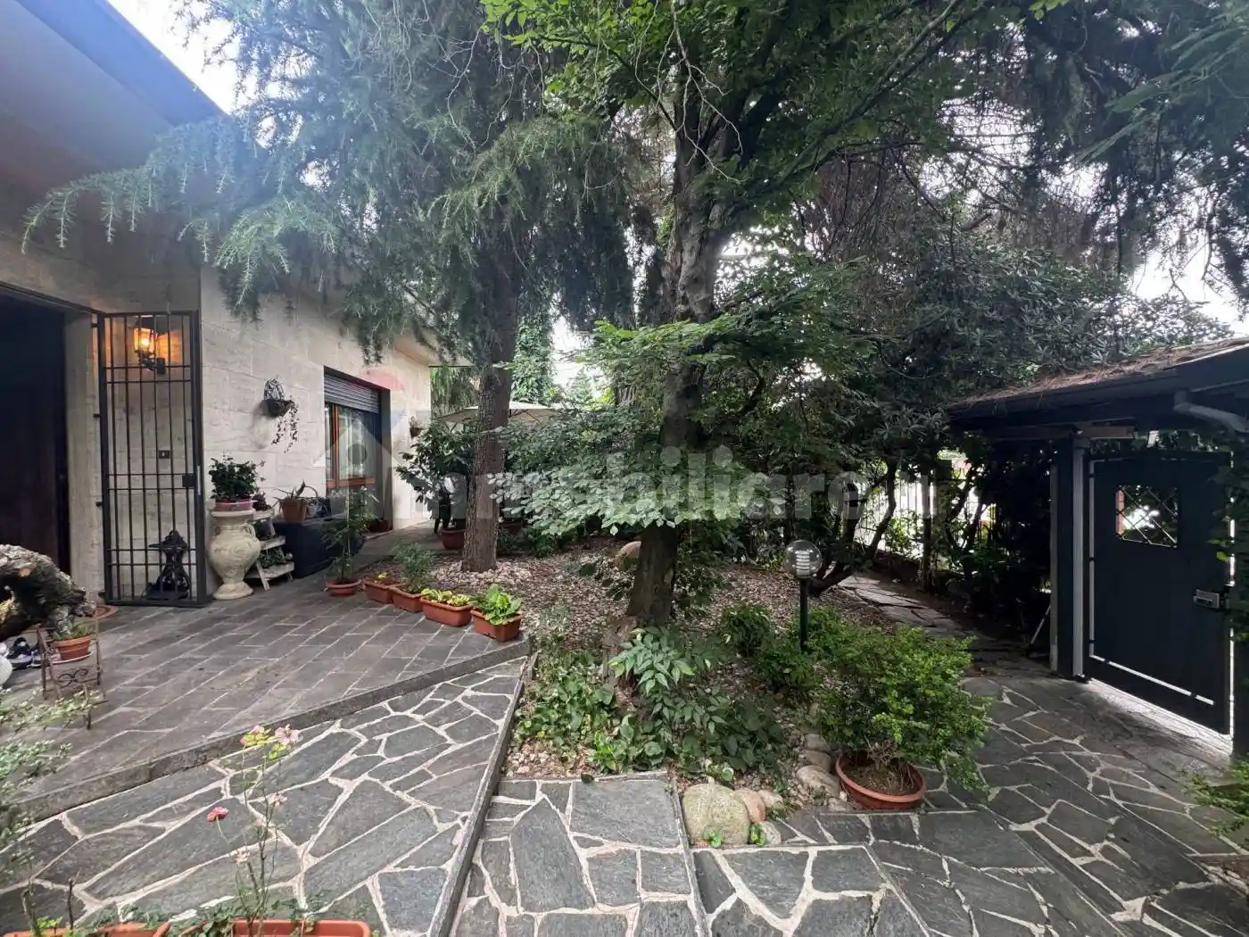 Villa in vendita a Legnano