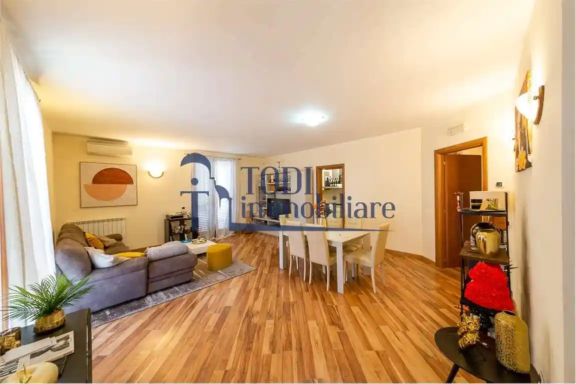 Casa indipendente in vendita a Todi