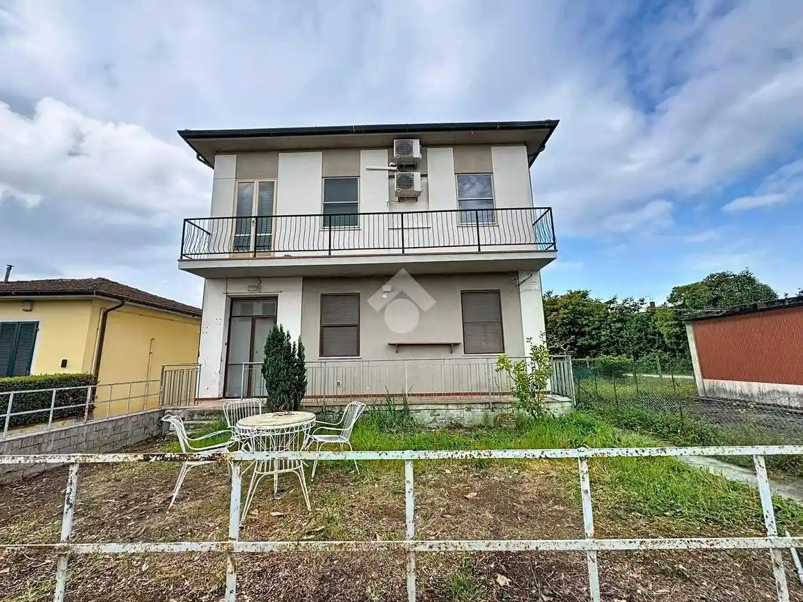 Villa in vendita a Pisa