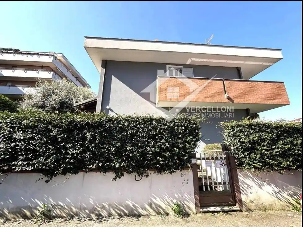 Villa in vendita a Novara