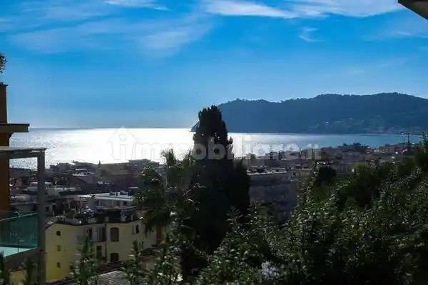 Appartamento in vendita a Alassio