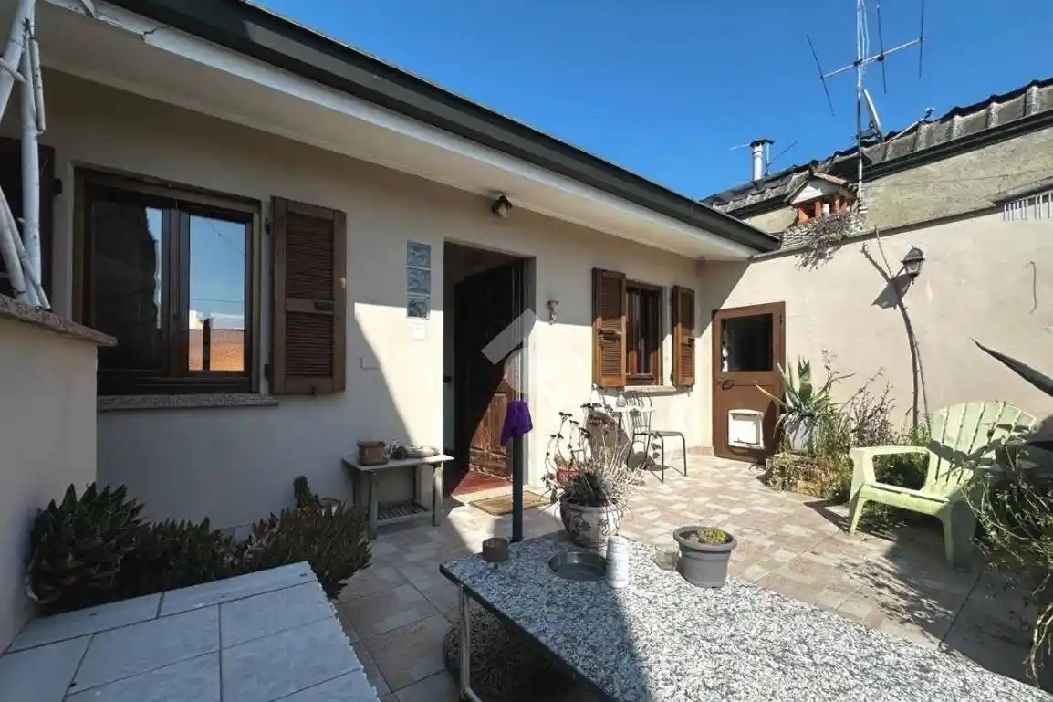Casa indipendente in vendita a Crespiatica