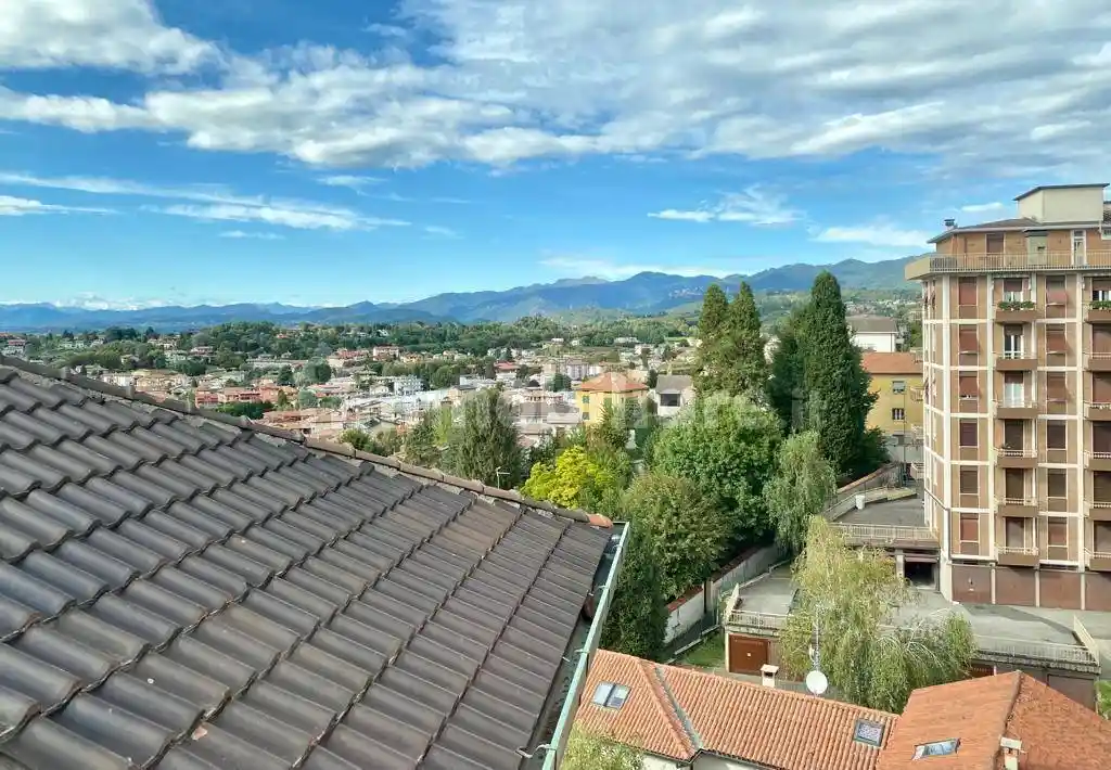 Appartamento in affitto a Cantù