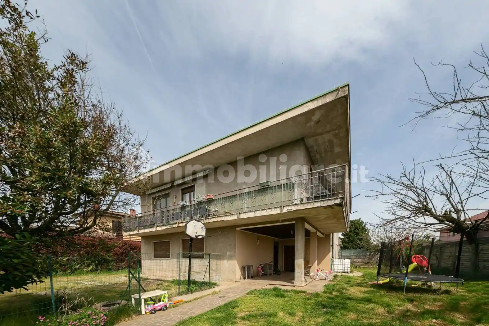 Villa in vendita a Lazzate