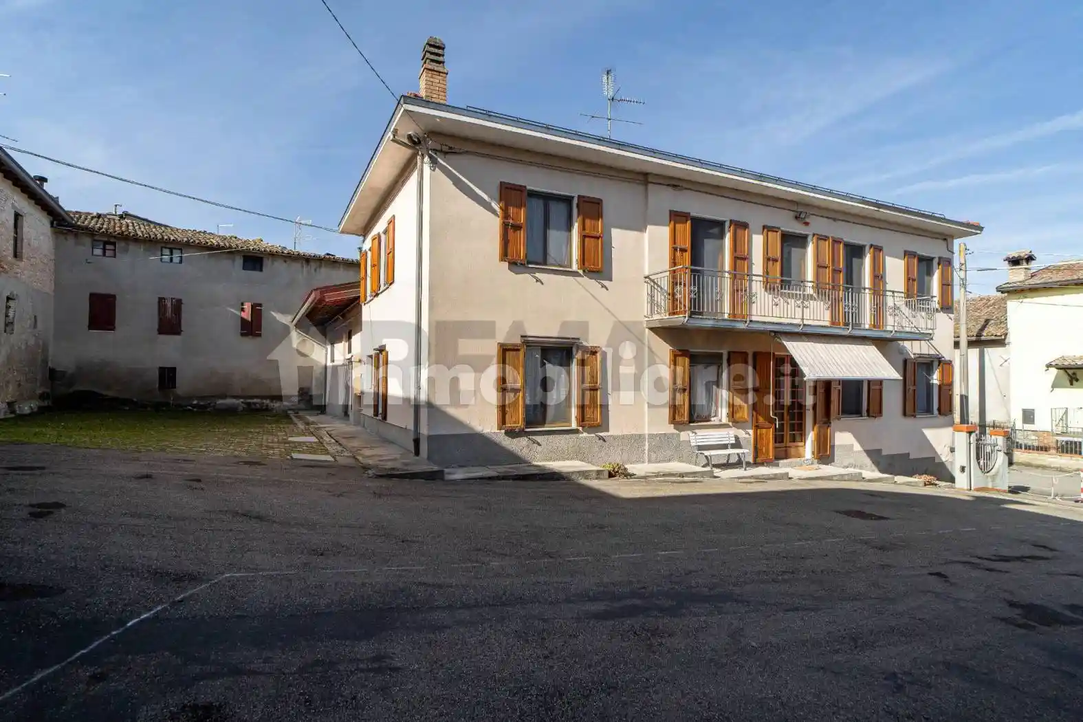 Casa indipendente in vendita a Lesignano de' Bagni