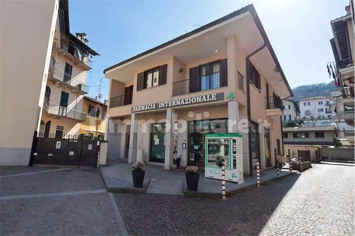 Palazzo - Edificio in vendita a Stresa