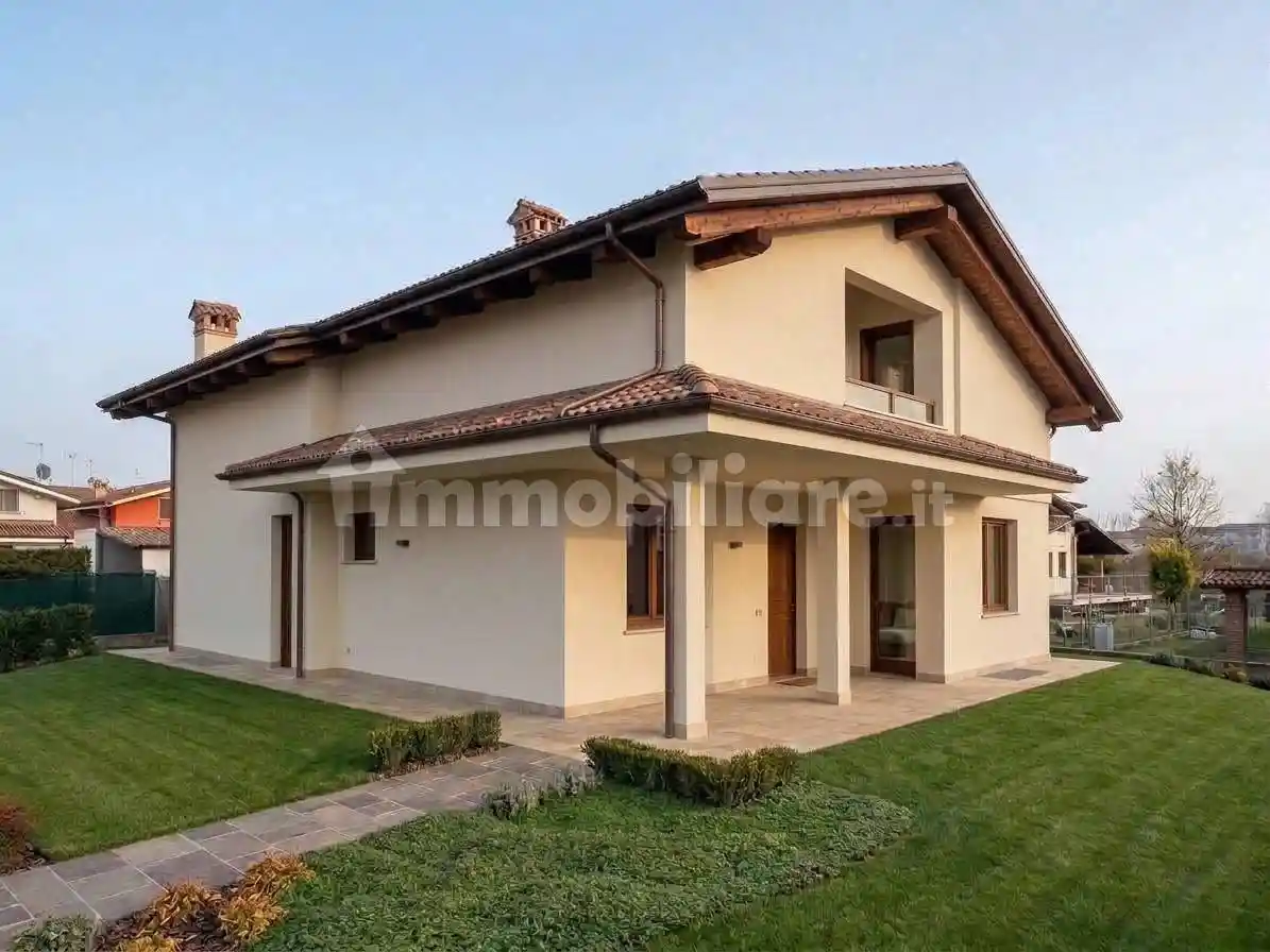 Villa in vendita a Sanfrè